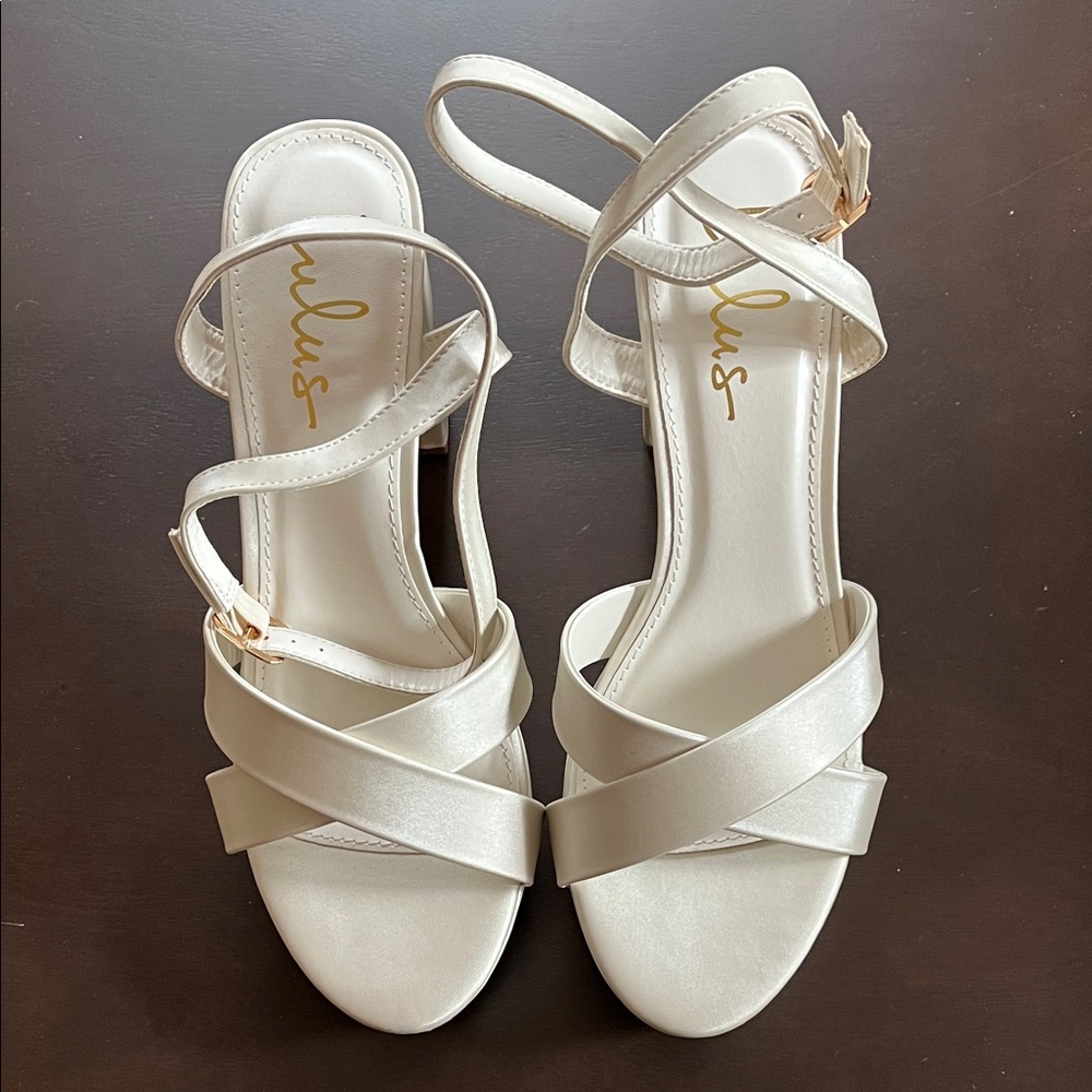 NWOT Lulu's Ivory Satin Heels sz 10